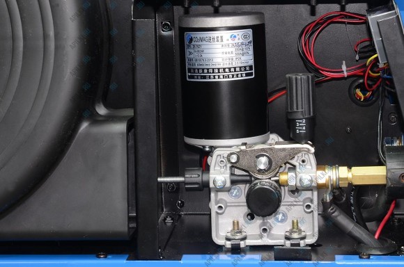 Сварочный полуавтомат TSS PRO MIG/MMA-250C 067069 Сварочный полуавтомат TSS PRO MIG/MMA-250C 067069