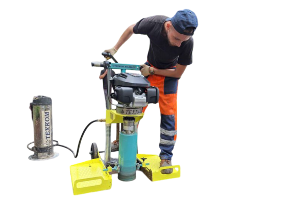 Керноотборник ТЕХКОМ КО-280 СТ (двигатель HONDA) Керноотборник ТЕХКОМ КО-280 СТ (двигатель HONDA)